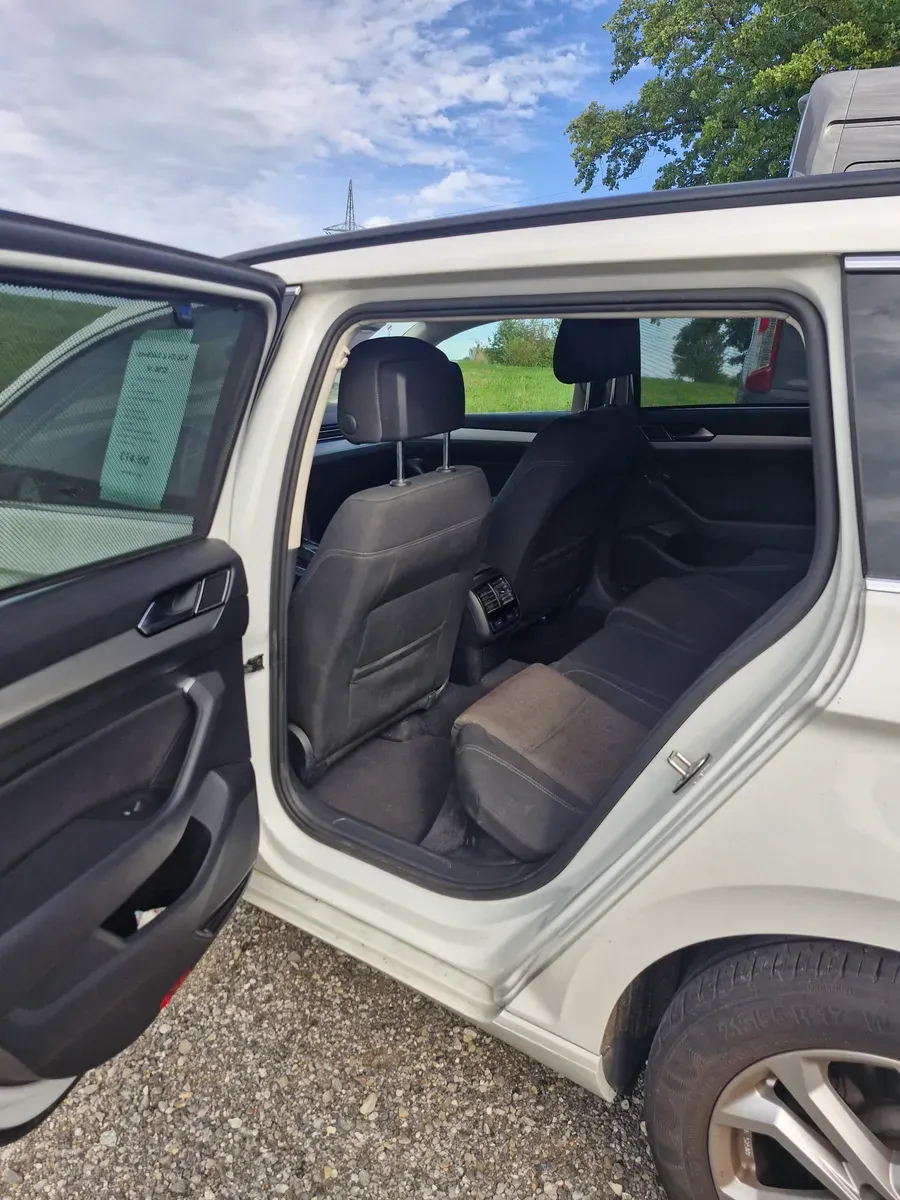 Volkswagen Passat 2018 photo 3