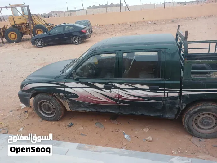 Toyota Hilux 2004 photo 3