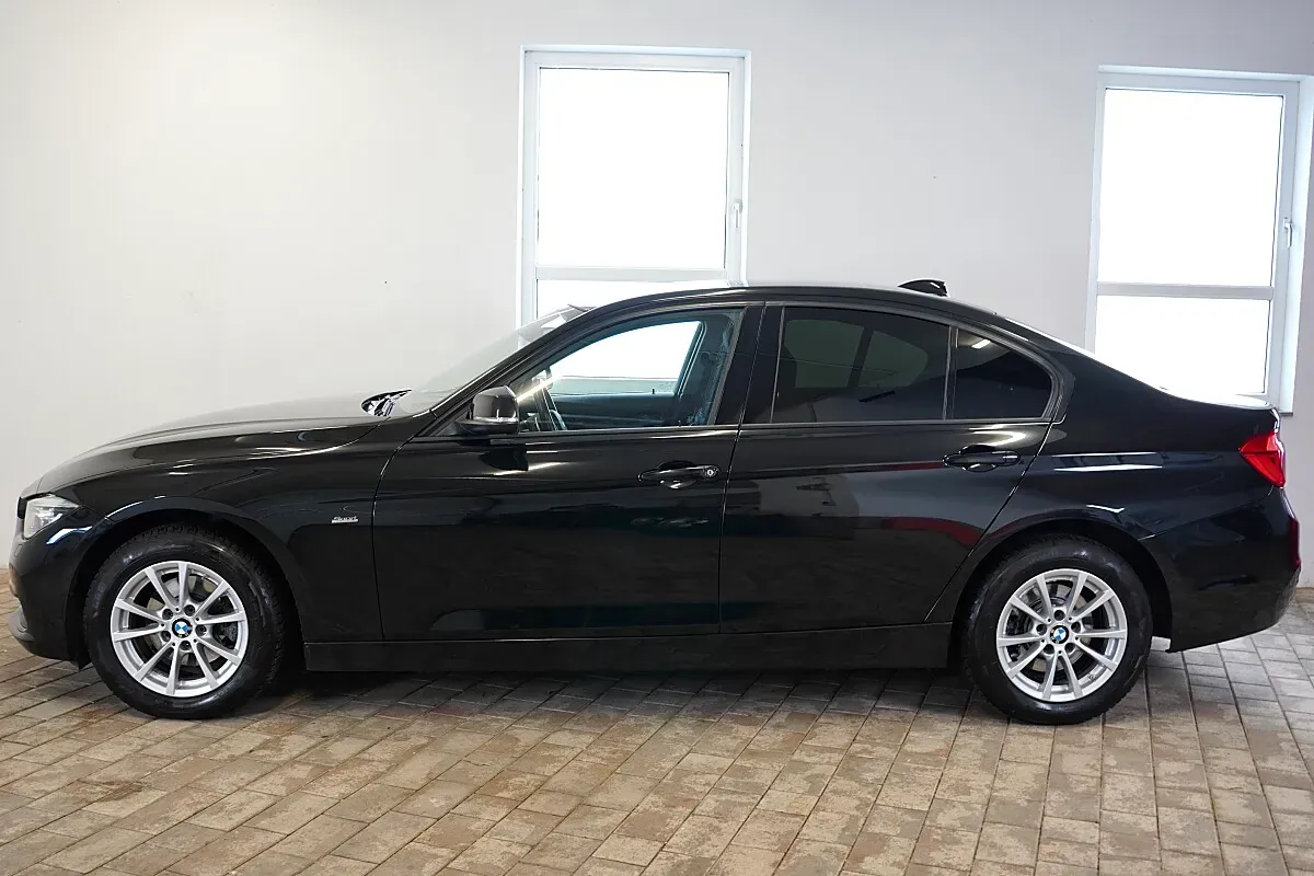 BMW 3 Series 2016 photo 3