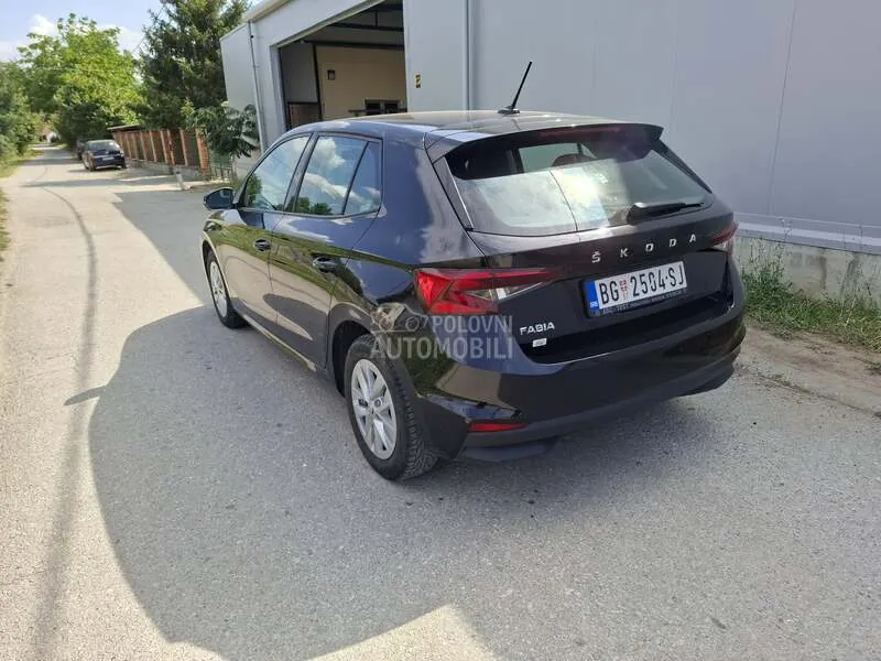 Skoda Fabia 2022 photo 4