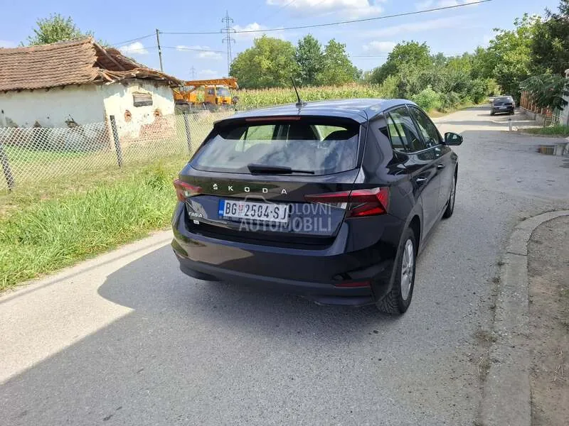 Skoda Fabia 2022 photo 3