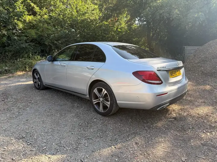 Mercedes-Benz E-Class 2017 photo 5