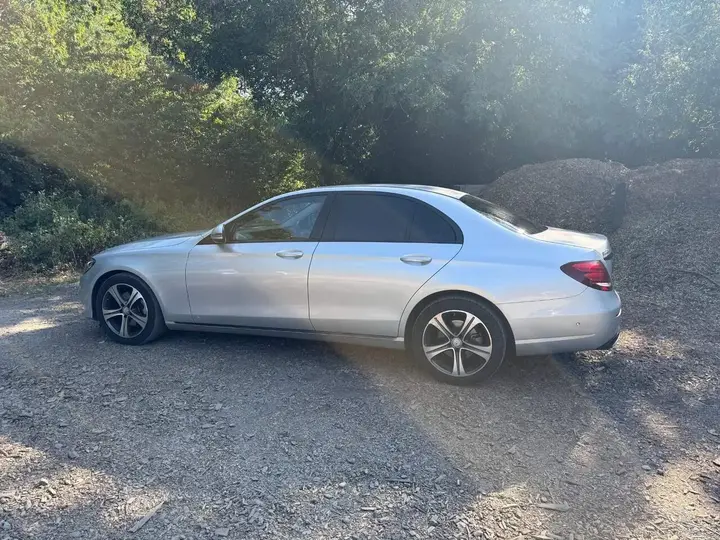 Mercedes-Benz E-Class 2017 photo 4