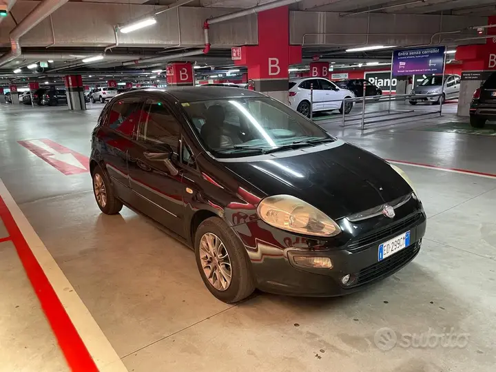 Fiat Punto Evo 2010 photo 2