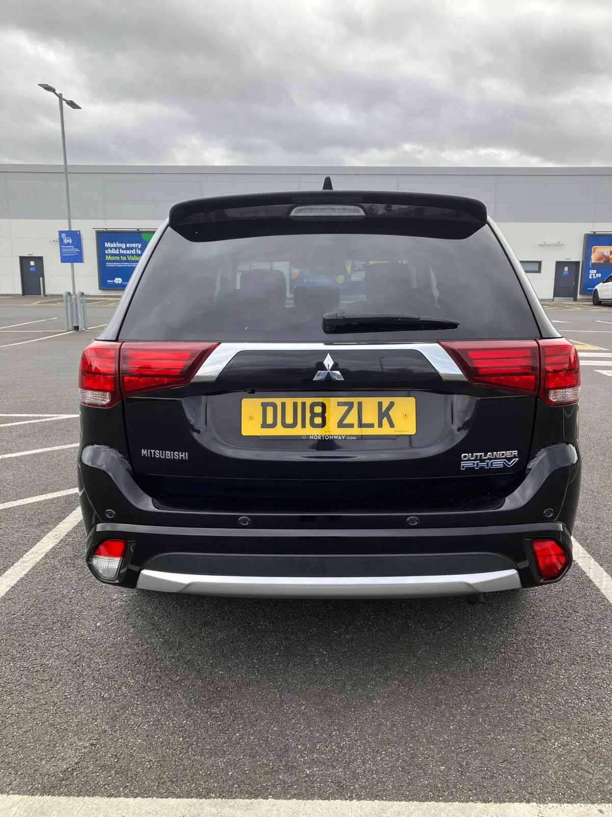 Mitsubishi Outlander 2018 photo 3