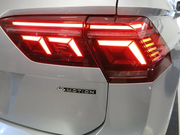 Volkswagen Tiguan 2022 photo 2