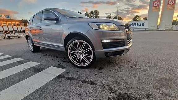Audi Q7 2008 photo 2