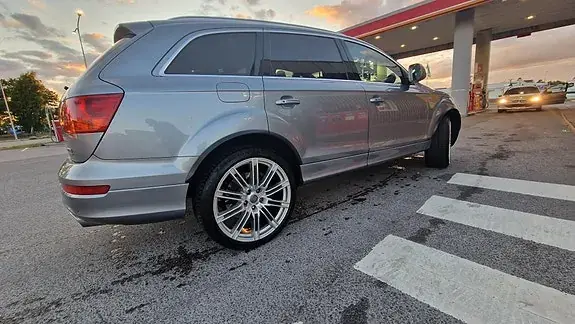 Audi Q7 2008 photo 4