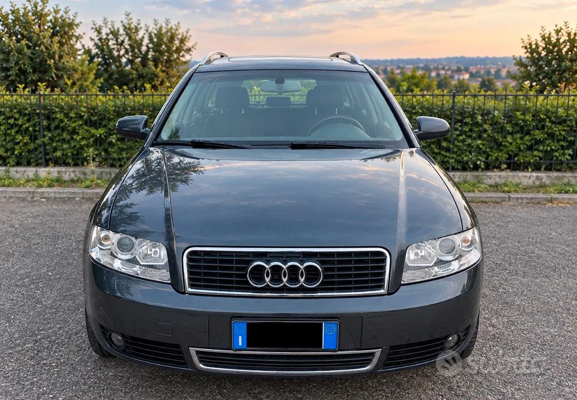 Audi A4 2004 photo 2