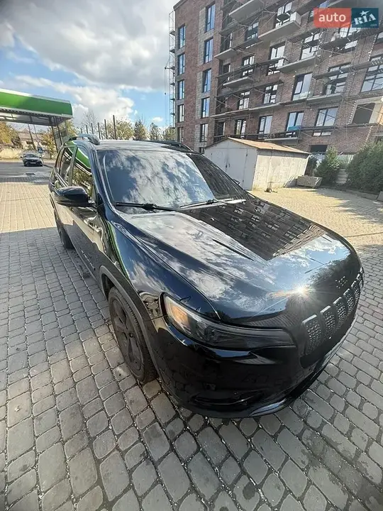 Jeep Cherokee 2019 photo 3