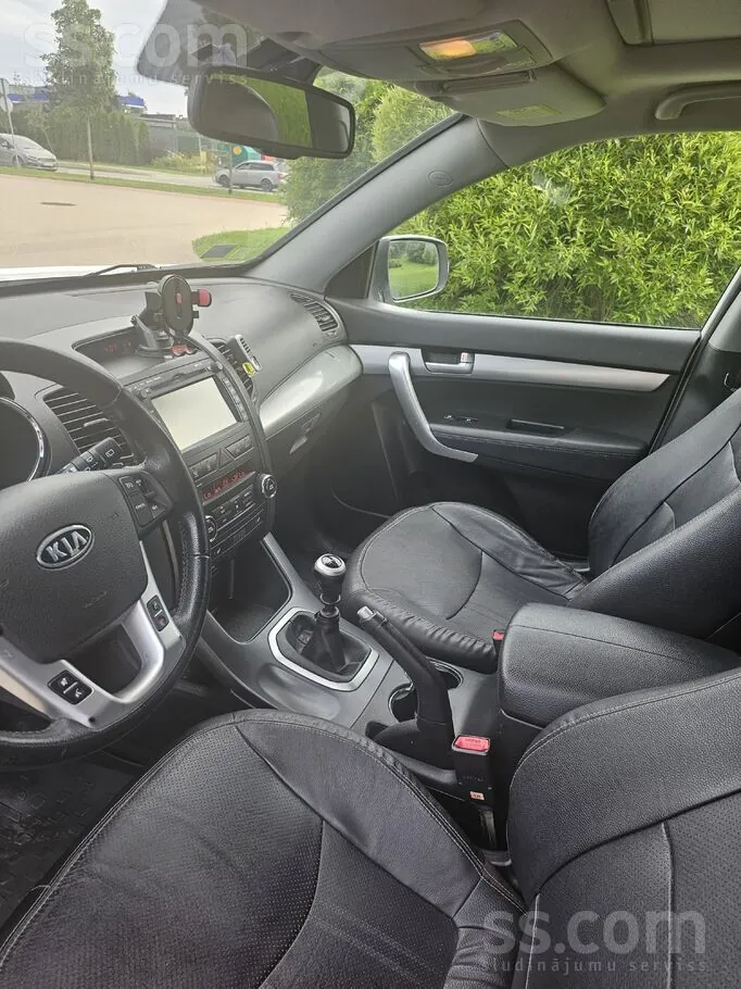 Kia Sorento 2011 photo 3