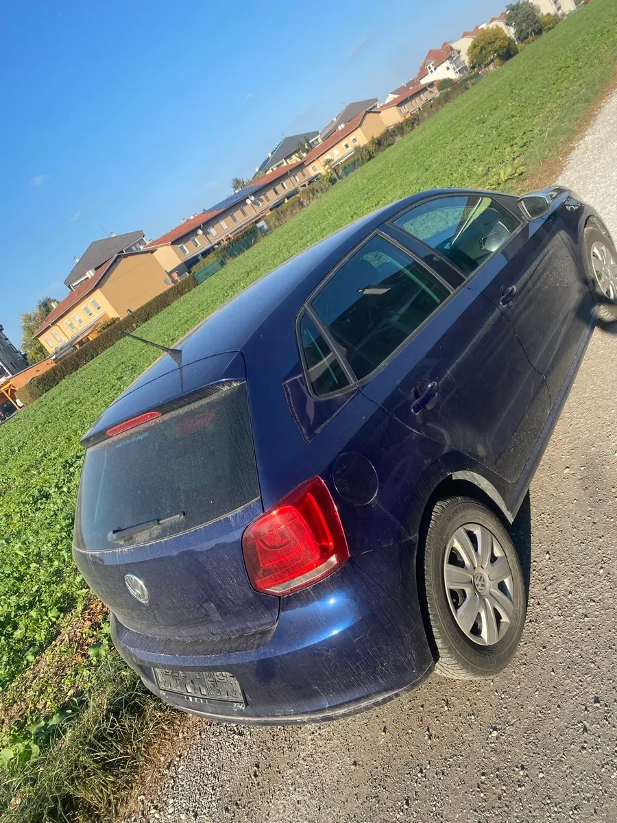 Volkswagen Polo 2010 photo 2