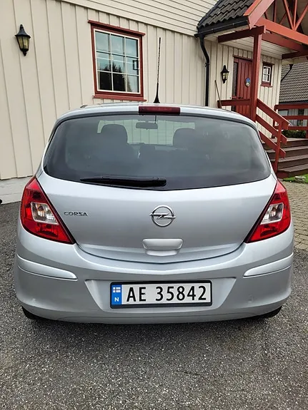 Opel Corsa 2012 photo 2
