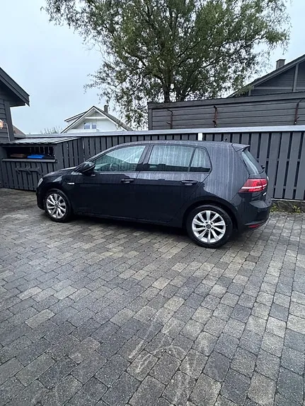 Volkswagen E-Golf 2015 photo 2