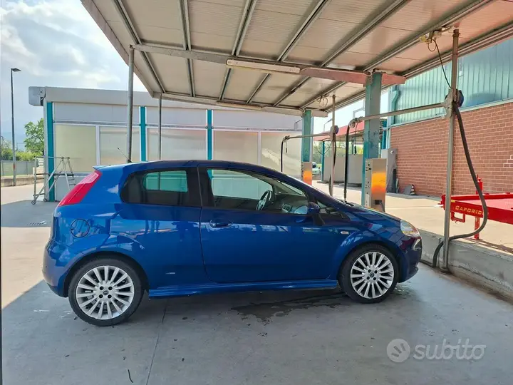 Fiat Grande Punto 2007 photo 2