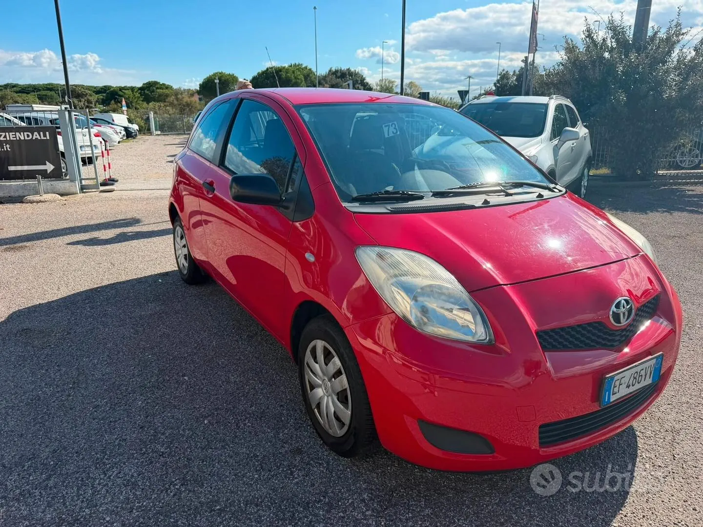Toyota Yaris 2011 photo 3