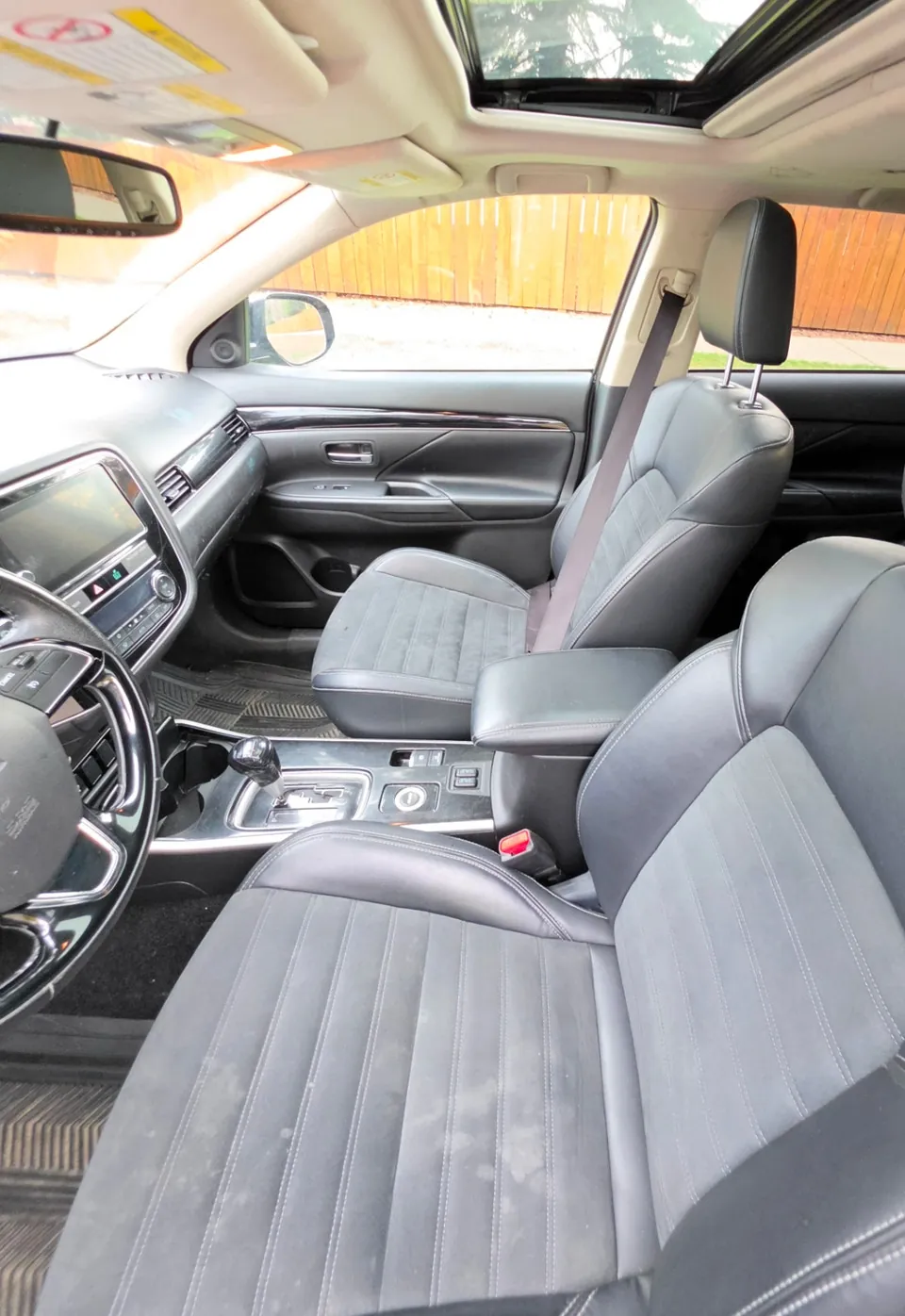 Mitsubishi Outlander 2019 photo 2