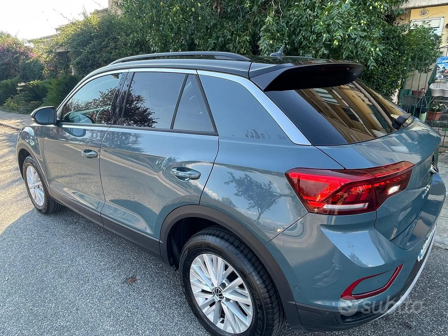Volkswagen T-Roc 2023 photo 2