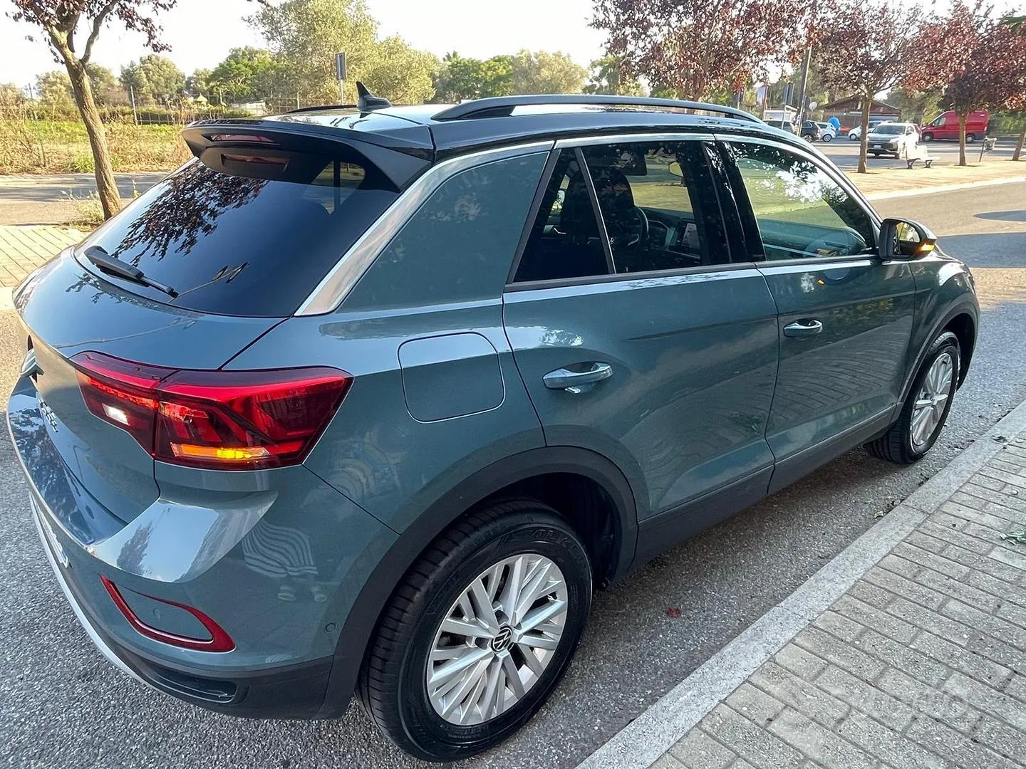 Volkswagen T-Roc 2023 photo 3