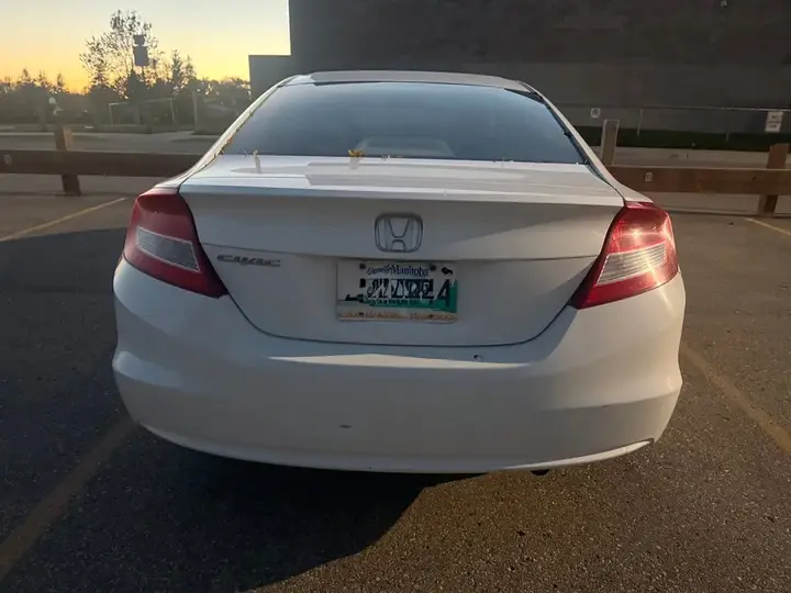Honda Civic 2012 photo 2