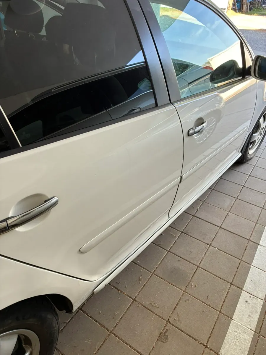 Volkswagen Golf 2004 photo 2