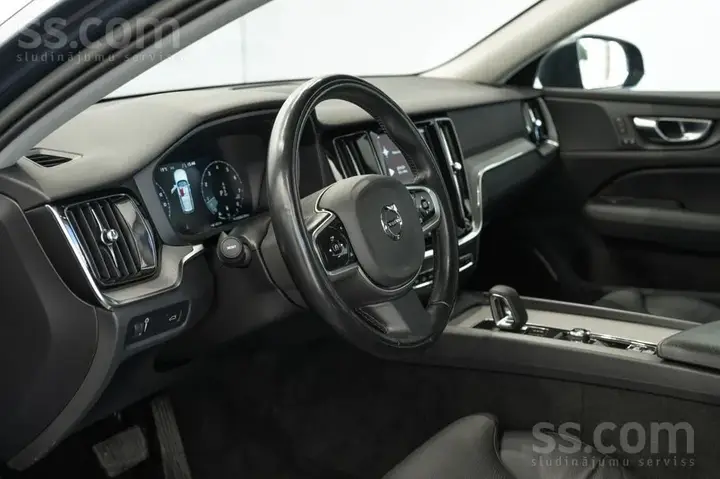 Volvo V60 Cross Country 2022 photo 5