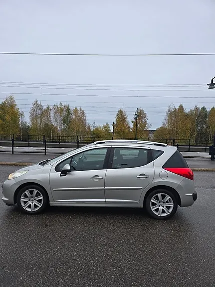 Peugeot 207 Sw 2008 photo 2