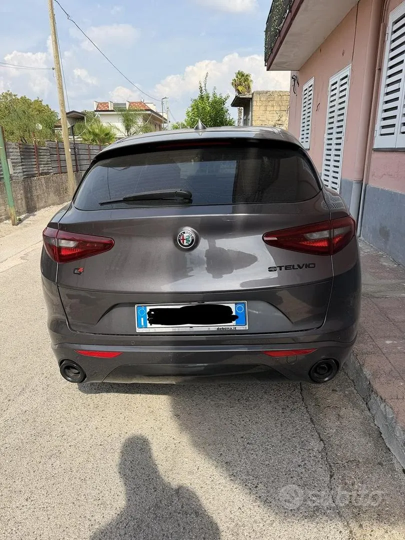 Alfa Romeo Stelvio 2017 photo 2