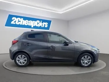 Mazda Demio 2018 photo 5