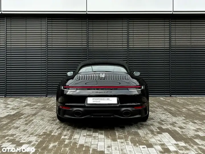 Porsche 911 2023 photo 4