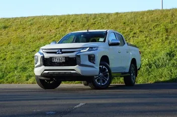 Mitsubishi Triton 2023 photo 5