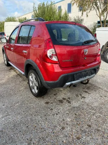 Dacia Sandero 2011 photo 2