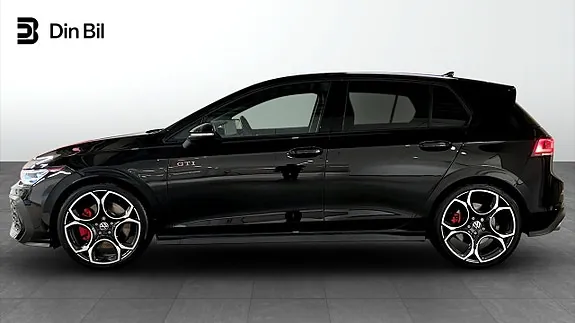 Volkswagen Golf I 2026 photo 2