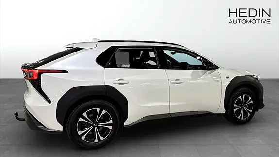 Subaru Solterra 2023 photo 2