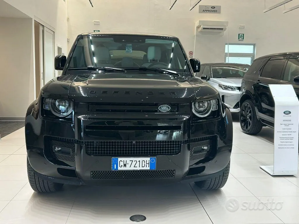 Land Rover Defender 2024 photo 2