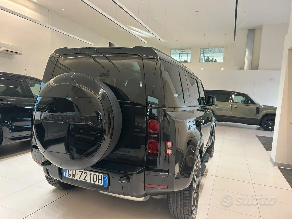 Land Rover Defender 2024 photo 4