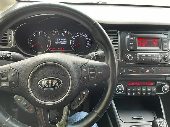 Kia Carens 2014 photo 5
