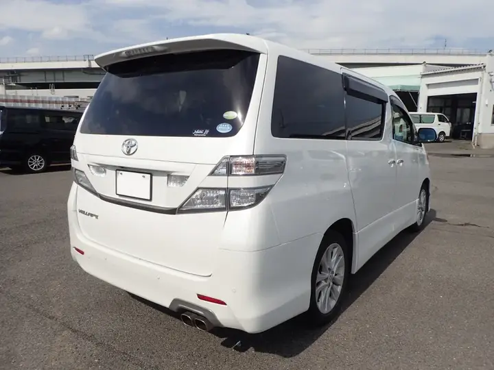 Toyota Vellfire 2009 photo 2