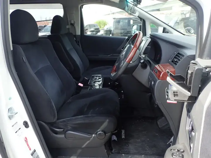 Toyota Vellfire 2009 photo 3