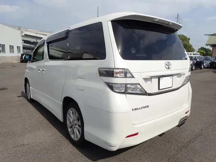 Toyota Vellfire 2009 photo 5