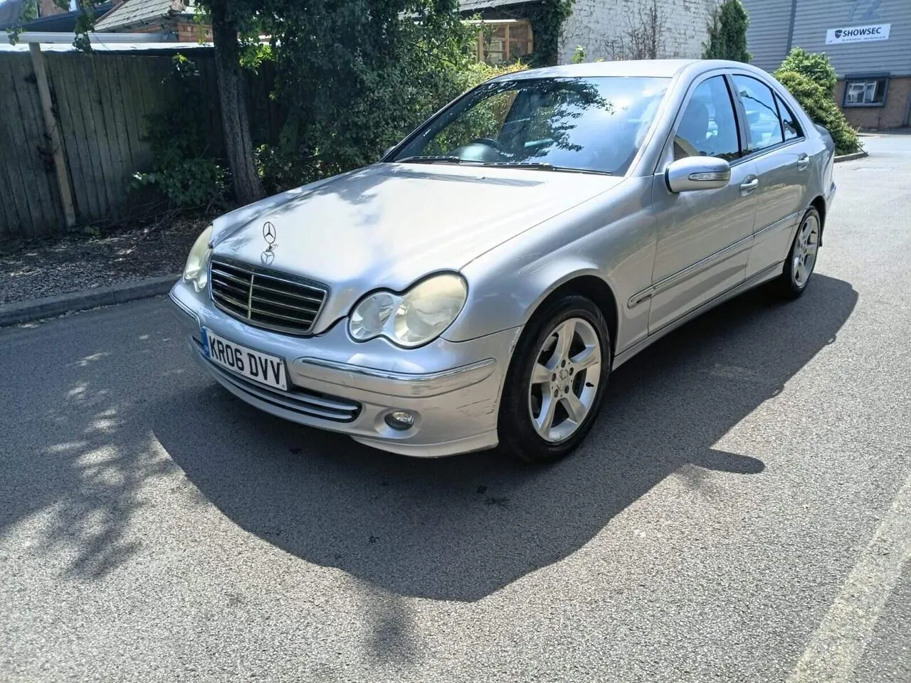 Mercedes-Benz C-Class 2006 photo 2