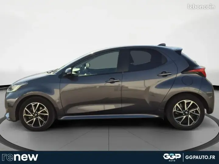 Toyota Yaris 2022 photo 2