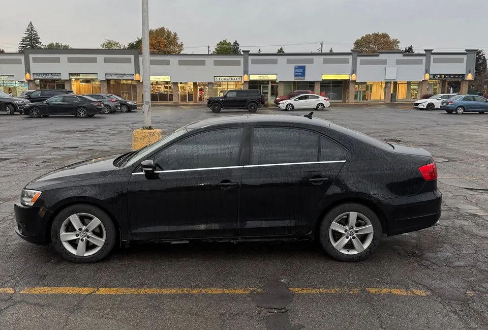 Volkswagen Jetta 2011 photo 2