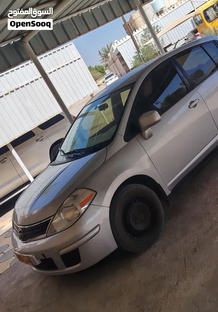 Nissan Versa 2009 photo 2