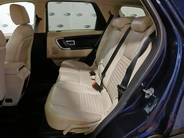 Land Rover Discovery Sport 2016 photo 3