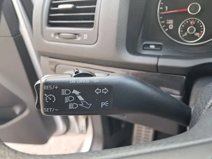 Volkswagen Jetta 2010 photo 2