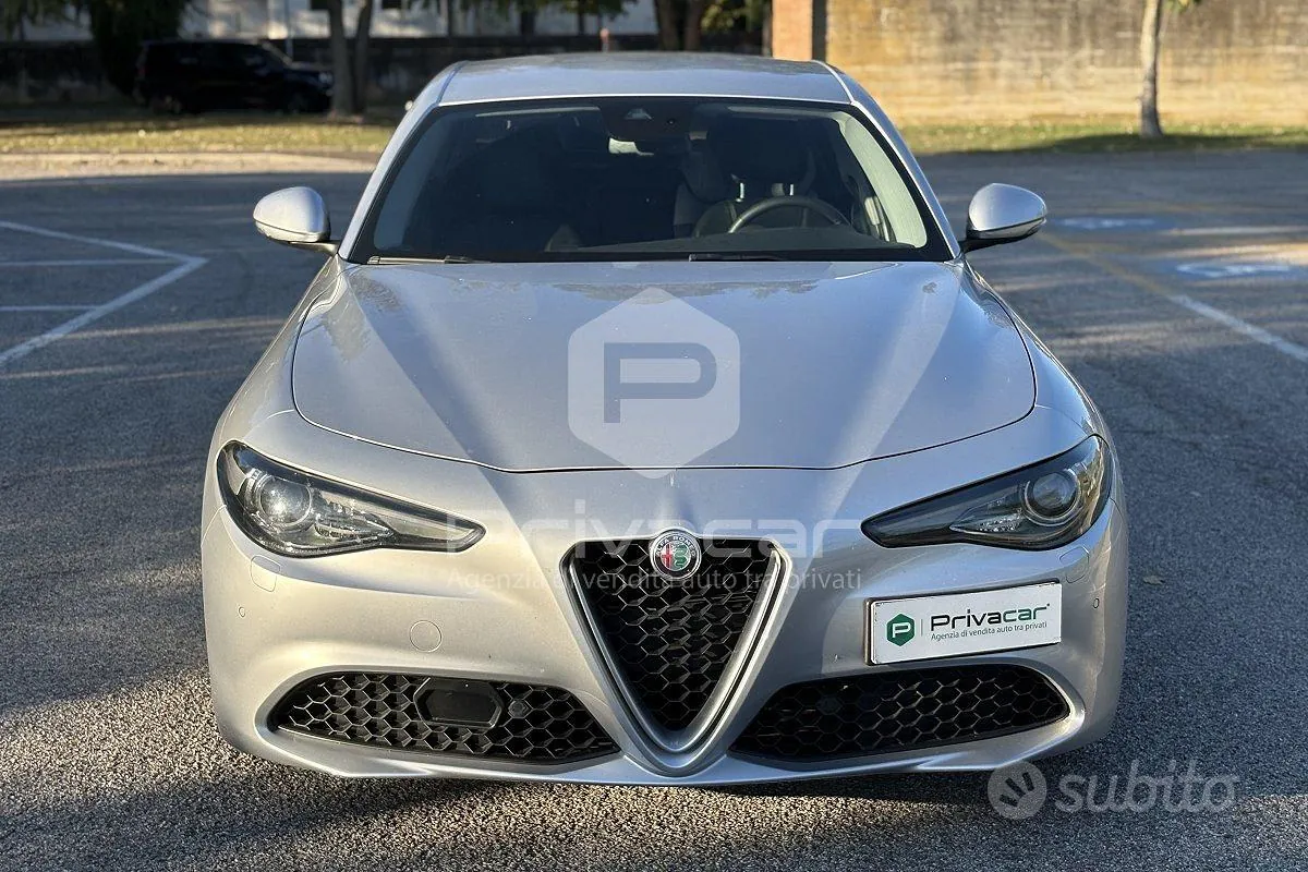 Alfa Romeo Giulia 2016 photo 2
