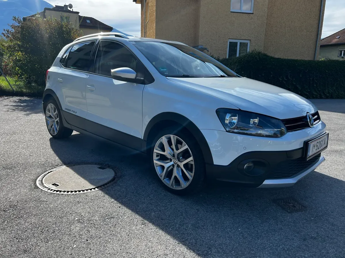 Volkswagen Polo 2016 photo 2