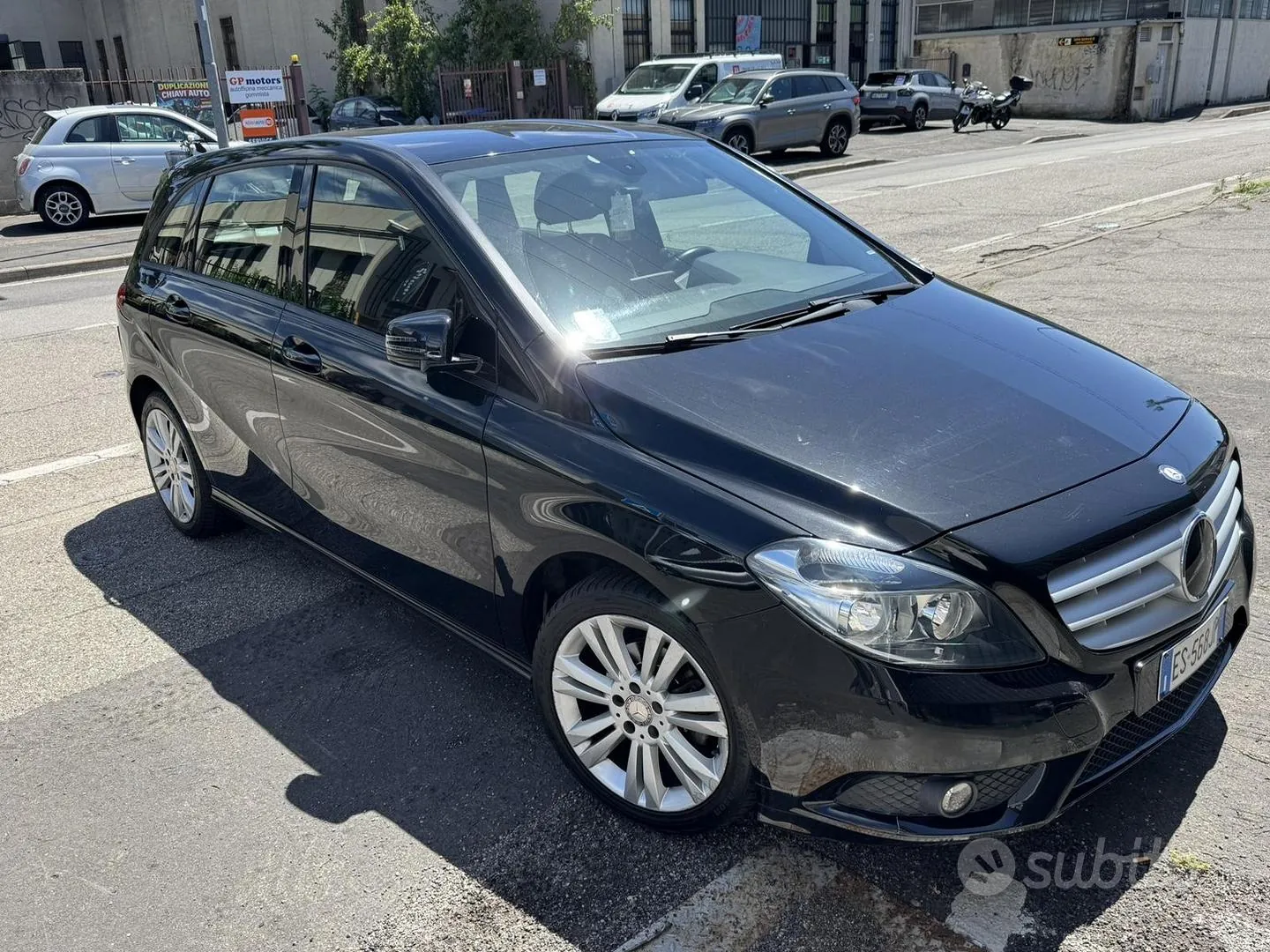 Mercedes-Benz B180 2013 photo 2