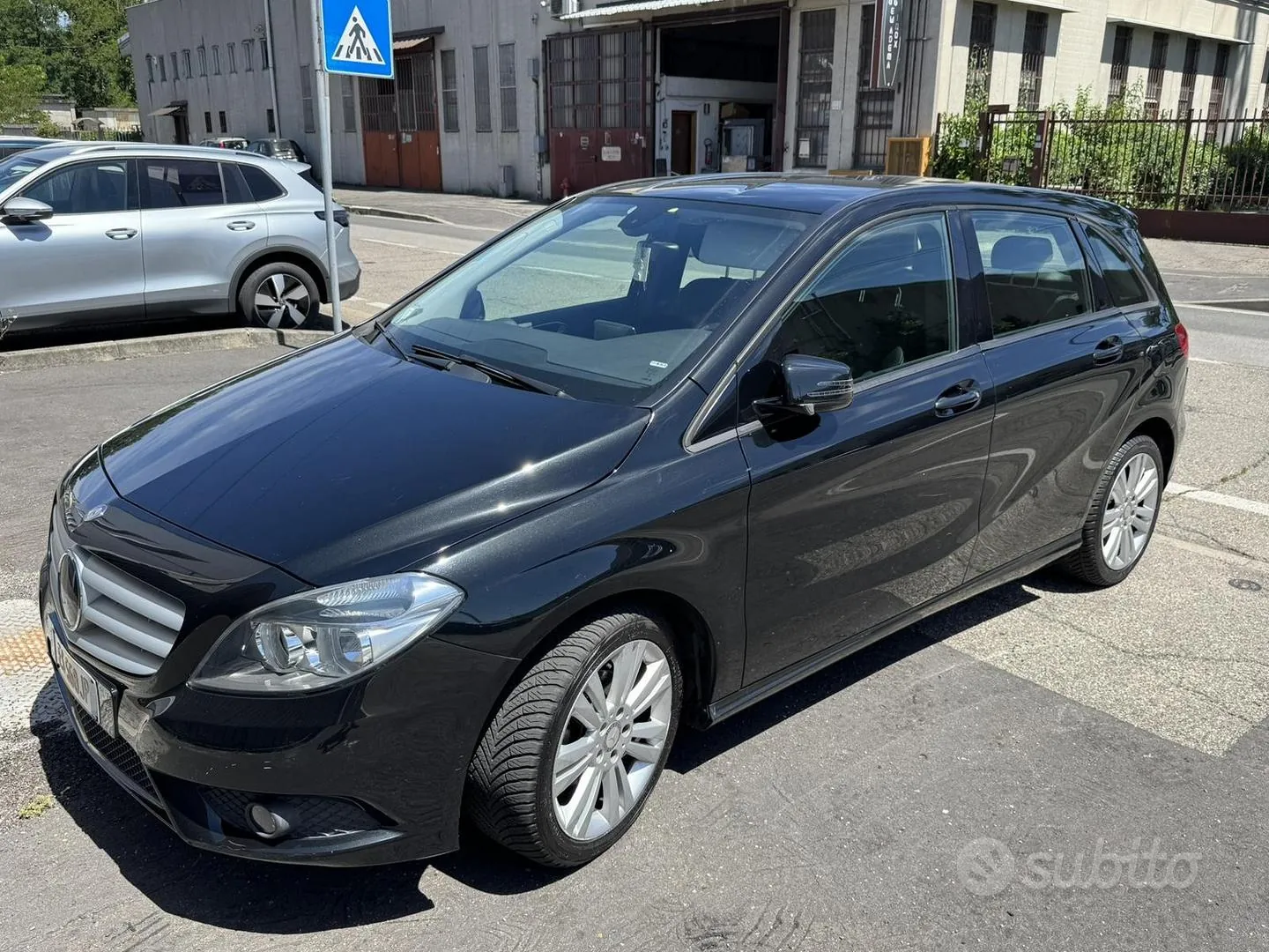 Mercedes-Benz B180 2013 photo 3